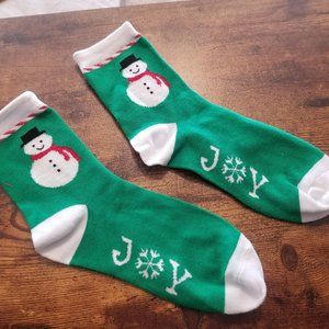 Green snowman Christmas crew socks NWOT